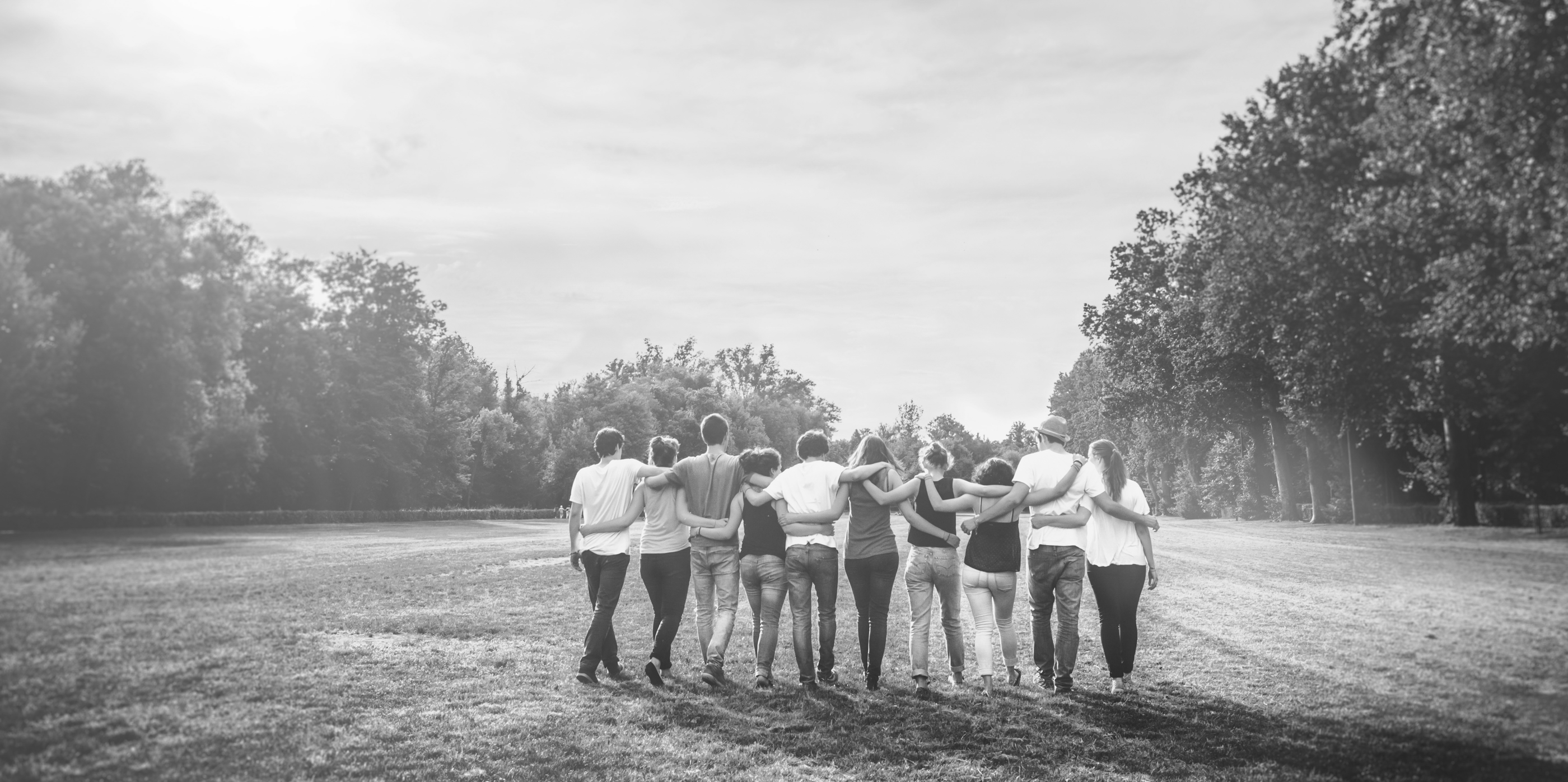 Unge på sort hvid billede 